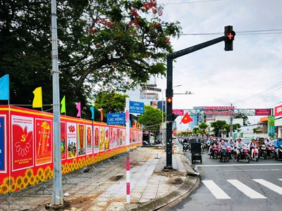 Đẩy mạnh tuyên truyền cổ động trực quan chào mừng Đại hội Đảng bộ tỉnh An Giang