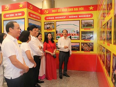 Triển lãm trưng bày 140 ảnh, tài liệu chào mừng Đại hội Đảng bộ tỉnh Lào Cai