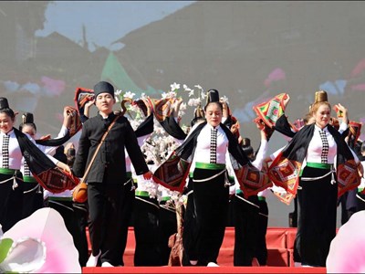 Tôn vinh, lan tỏa vẻ đẹp nghệ thuật Xòe Thái ở Sơn La