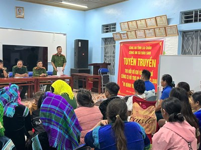 Lai Châu: Người dân xã Dào San tự giác giao nộp 6 khẩu súng tự chế    