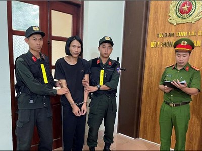 Bắt người đàn ông đâm hàng xóm tử vong do tranh chấp ranh giới hàng rào 