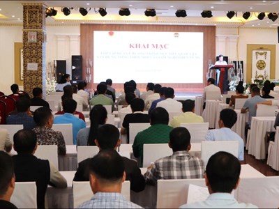  Nâng cao kiến thức, kỹ năng về xây dựng nông thôn mới và giảm nghèo bền vững