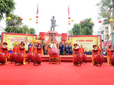 Dâng hương kỷ niệm 157 năm Anh hùng dân tộc Nguyễn Trung Trực hy sinh