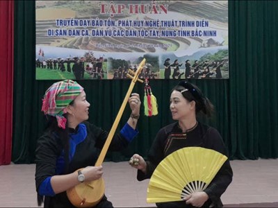 Truyền dạy văn hóa phi vật thể dân tộc Tày, Nùng gắn với phát triển du lịch
