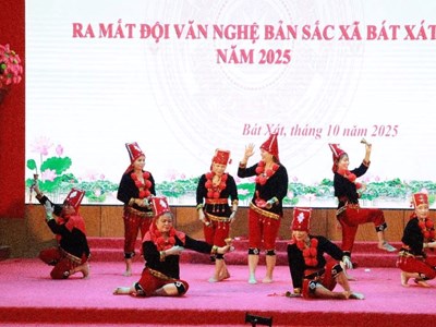 Xây dựng đội văn nghệ bản sắc các dân tộc ở xã biên giới Bát Xát