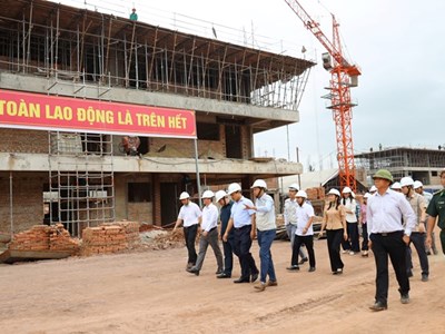 Đảm bảo tiến độ thi công dự án Trường liên cấp Tiểu học và THCS xã biên giới Si Pa Phìn
