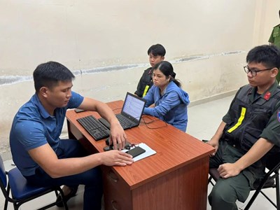 Bắt đối tượng lừa đảo gần 300 triệu đồng trên không gian mạng