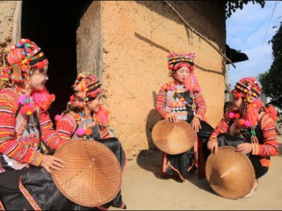 Về xã biên giới Thu Lũm vui Tết cổ truyền với người Hà Nhì