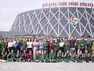 Lan tỏa tinh thần Chiến thắng Điện Biên Phủ đến học sinh thành phố Saint Petersburg, LB Nga