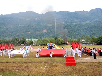 Sôi nổi hoạt động thi đấu thể thao quần chúng các dân tộc ở Mường Lay