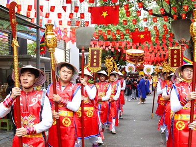 Dâng hương kỷ niệm ngày hoá Đức Đại vương Trần Lựu