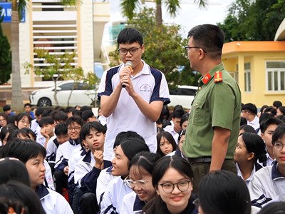 Đồng hành xây dựng môi trường mạng an toàn cho học sinh Điện Biên