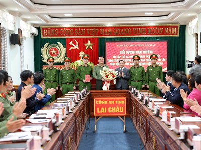 Khen thưởng Ban Chuyên án 0525L triệt phá đường dây lừa đảo tại Campuchia