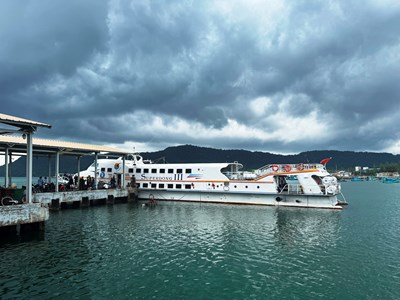 Tàu cao tốc đi Phú Quốc tạm ngưng hoạt động do thời tiết xấu