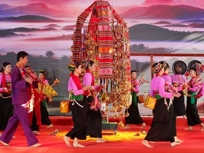 Lễ hội “Pôồn Pôông” của đồng bào dân tộc Mường Thanh Hóa