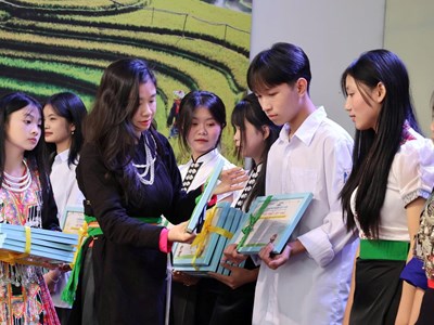  Học sinh Lào Cai lan tỏa tiếng nói bình đằng giới và tăng trường sạch 