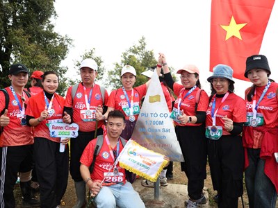 Hơn 1.250 VĐV chinh phục đỉnh núi Pu Tó Cọ, khám phá lòng chảo Mường Thanh