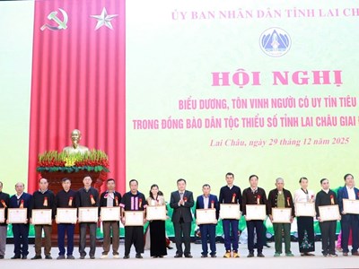 Lai Châu biểu dương, tôn vinh người có uy tín tiêu biểu trong đồng bào DTTS 