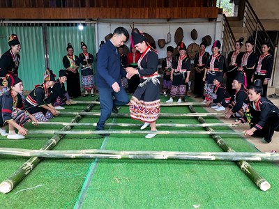 Lễ hội Mạ Muôn Mạ Mệ - nét đẹp văn hóa truyền thống dân tộc Khơ Mú ở Điện Biên