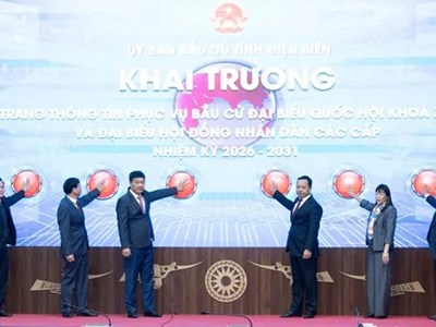 Trưng bày tài liệu, hình ảnh tuyên truyền và khai trương trang thông tin phục vụ bầu cử