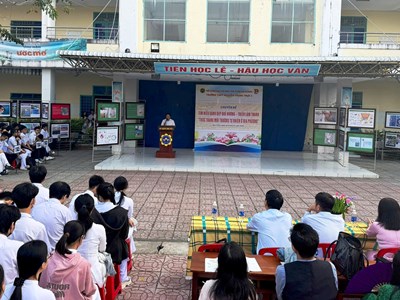 Tuyên truyền về phòng, chống rác thải nhựa cho gần 2.000 giáo viên, học sinh 