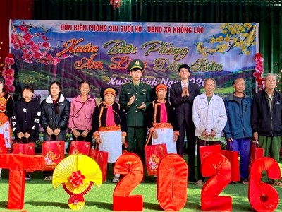 Mang không khí Tết sớm đến với đồng bào vùng biên giới Huổi Luông