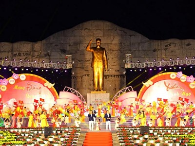 Đêm giao thừa thăng hoa với chương trình nghệ thuật “Sơn La - Khúc ca chào Xuân” 