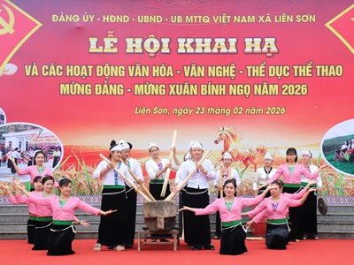 Vui hội xuống đồng với đồng bào dân tộc Mường thôn Ả Hạ