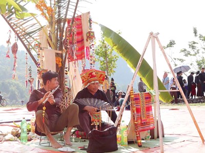 Vui hội “Pang” - nét văn hóa tín ngưỡng độc đáo của người La Ha