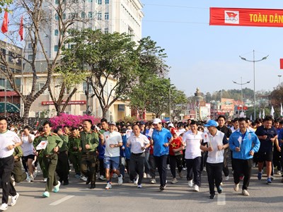 Trên 2.200 người tham gia Ngày chạy Olympic vì sức khỏe toàn dân