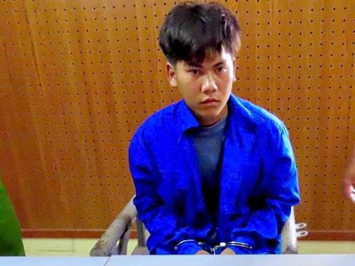 Bắt đối tượng vận chuyển trái phép 2 bánh heroin, 6.000 viên ma túy tổng hợp