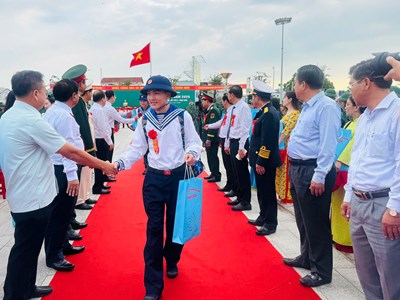 An Giang tưng bừng ngày hội tòng quân 