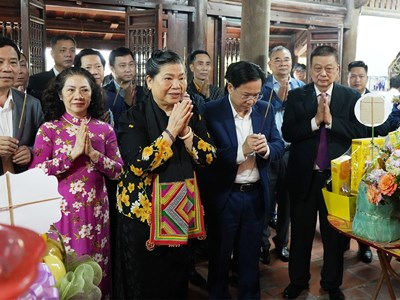 Dâng hương tưởng niệm 82 năm Ngày mất Nhà cách mạng, liệt sĩ Tô Hiệu