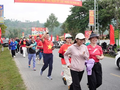 Ngày chạy Olympic tại Điện Biên thu hút  gần 23.000 người tham gia