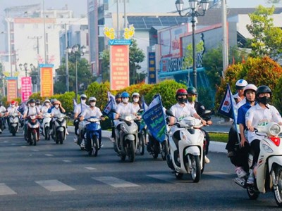 An Giang đi bộ hưởng ứng chiến dịch Giờ Trái Đất năm 2026 