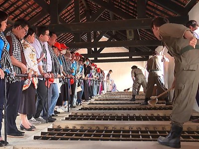 Phụ nữ An Giang tìm hiểu lịch sử tại Nhà tù Côn Đảo 