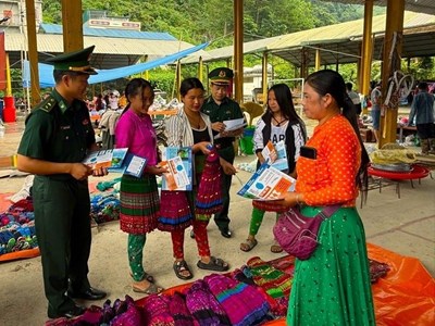 Tăng cường ngăn chặn, đẩy lùi tình trạng xuất, nhập cảnh trái phép