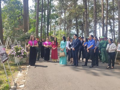 Triển lãm ảnh “Chiến thắng Điện Biên Phủ - Mốc vàng lịch sử”