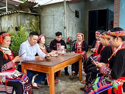 Xã Đông Cuông tích cực triển khai ứng dụng nền tảng công dân số LaoCai-S