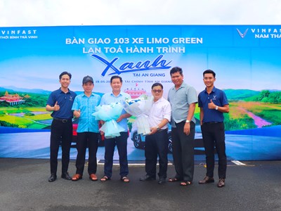 VinFast bàn giao 103 xe Limo Green làm xe công vụ cho tỉnh An Giang