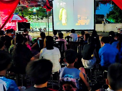 Khán giả xã biên giới Khánh Bình xúc động khi xem phim “Địa đạo - Mặt trời trong bóng tối”