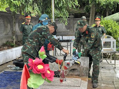Lấy mẫu, số hóa thông tin hài cốt liệt sĩ tại Nghĩa trang Liệt sĩ xã Tuần Giáo