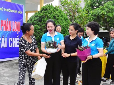 Phụ nữ Tuyên Quang chung tay xử lí rác thải và chống rác thải nhựa