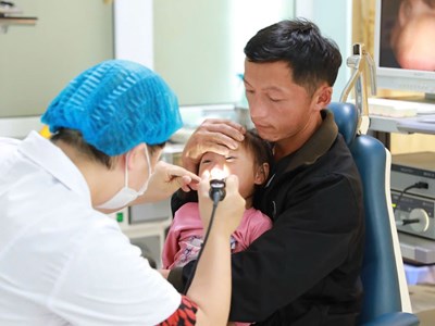 Khám và phẫu thuật miễn phí cho hơn 300 trẻ khuyết tật có hoàn cảnh khó khăn