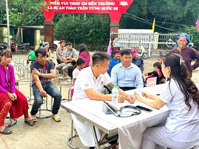 Xã biên giới Lũng Cú triển khai chương trình chăm sóc sức khỏe cho người dân 