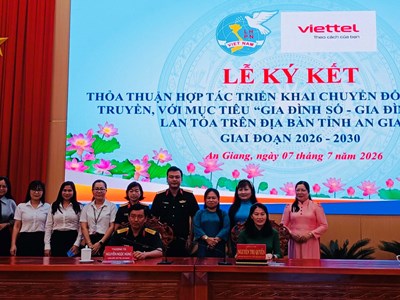 Thúc đẩy chuyển đổi số, xây dựng “Gia đình số - Gia đình an toàn”