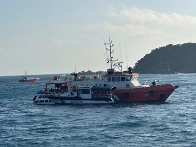 Các lực lượng tham gia phối hợp cứu du khách gặp nạn vụ lật ca nô ở Phú Quốc