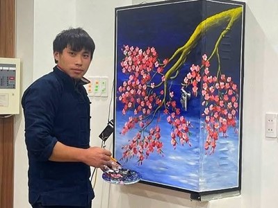 Từ vẽ ký họa dạo đến bán được tranh: Hành trình theo đuổi đam mê của chàng trai Mèo Vạc