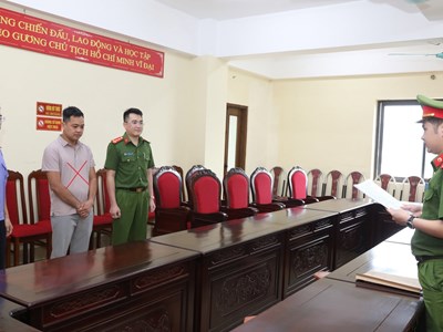 Khởi tố đối tượng sản xuất, kinh doanh hàng hoá giả mạo nhãn hiệu thời trang