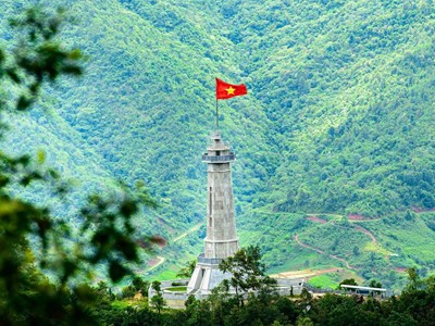 Điện Biên công nhận điểm du lịch Cột cờ A Pa Chải nơi cực Tây Tổ quốc